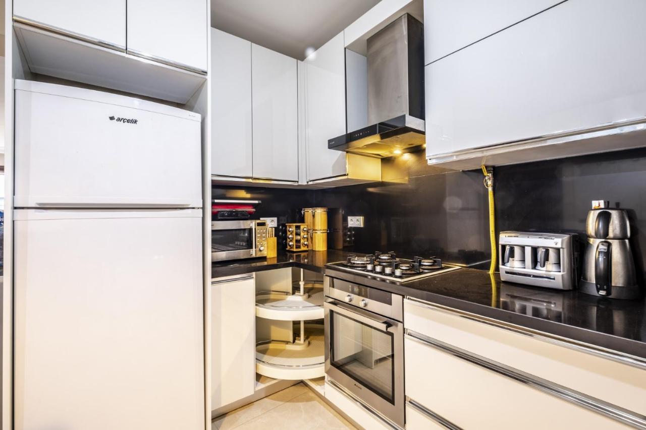 Flat With Sea View Near Uskudar Ferry Station Apartment Истанбул Екстериор снимка