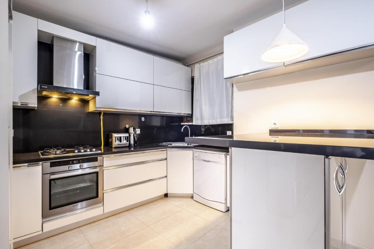 Flat With Sea View Near Uskudar Ferry Station Apartment Истанбул Екстериор снимка